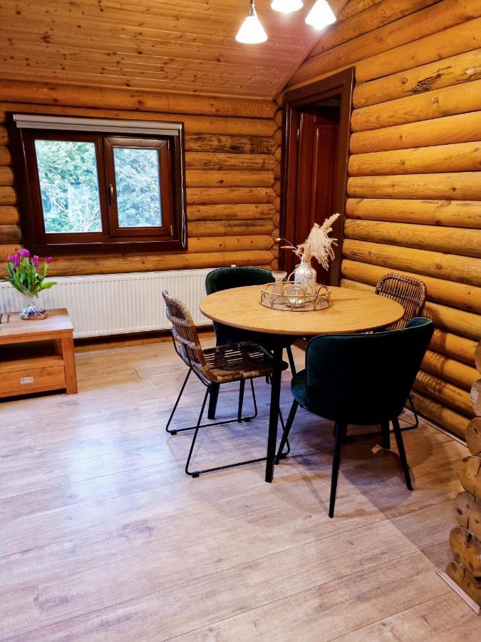 Finse Woning Op Camping De Tulpenweide Breezand Exterior photo