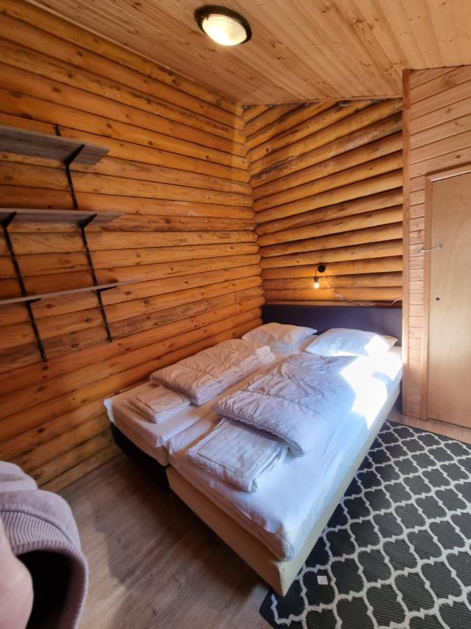 Finse Woning Op Camping De Tulpenweide Breezand Exterior photo